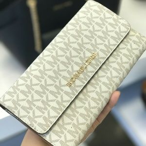 MICHAEL KORS JET SET SINATURE VANILLA LARGE WALLET